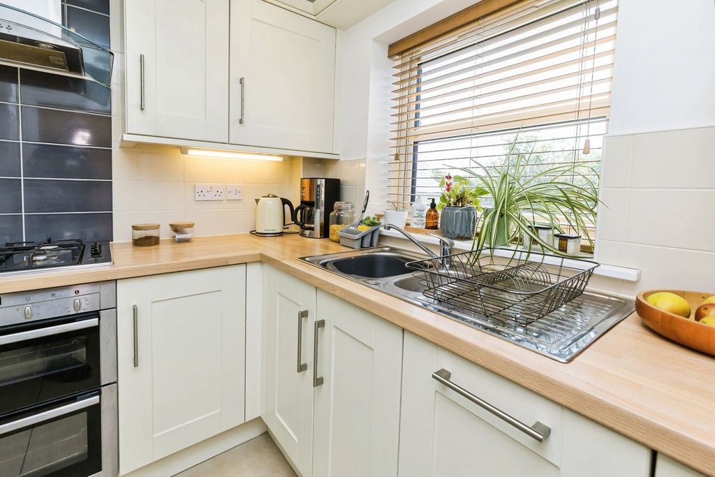 Additional image 14 of 2 bed flat for saleHolywell Road, Mold, Clwyd CH7