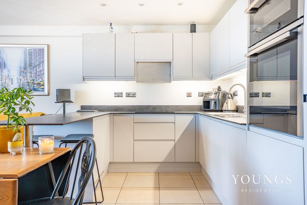 Additional image 3 of 2 bed flat for saleLambeth Road, Lambeth Court Lambeth Road SS7