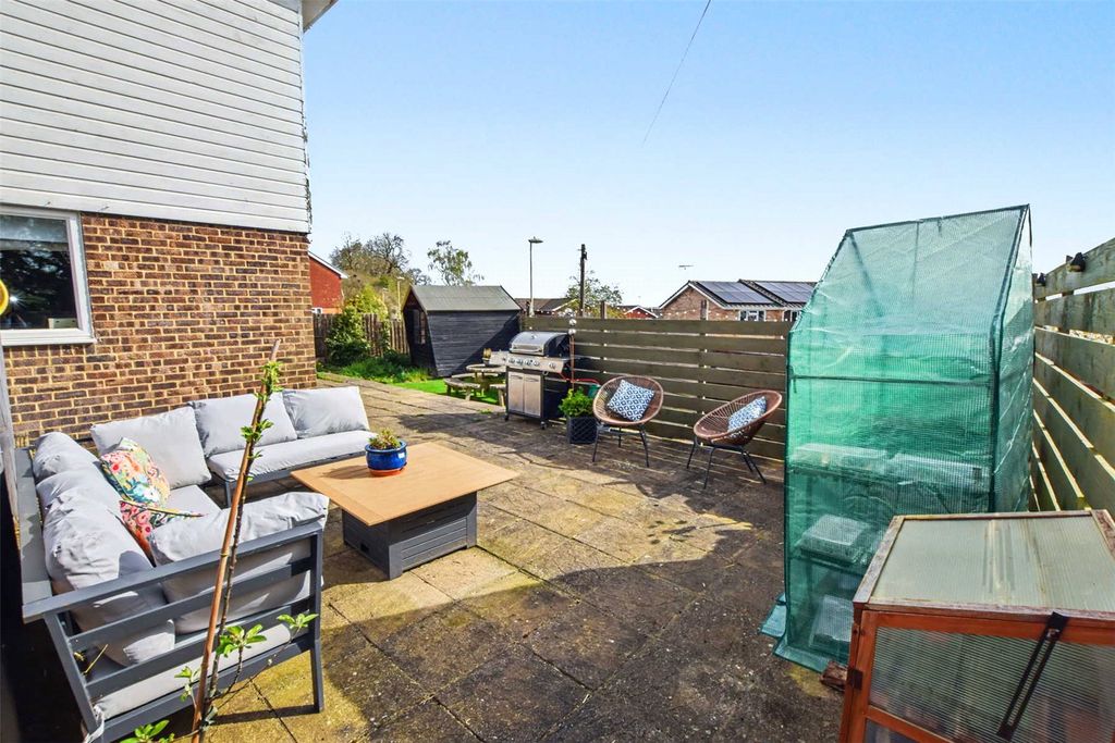 Additional image 6 of 4 bed detached house for saleGrebe Close, Alton, Hampshire GU34