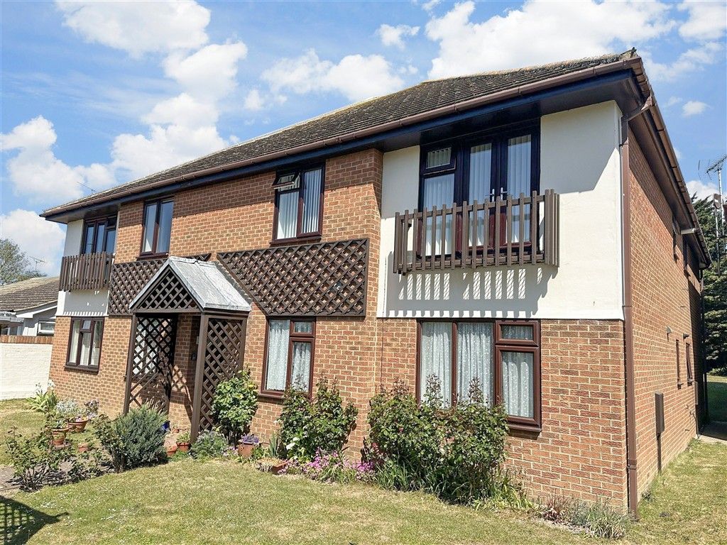 2 bed flat for saleMiles Way, Birchington, Kent CT7