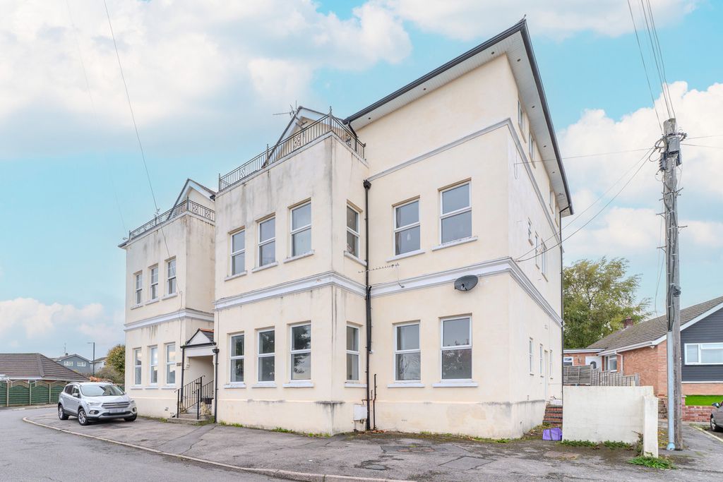 1 bed flat for saleSt. Maur Gardens, Chepstow, 5 NP16