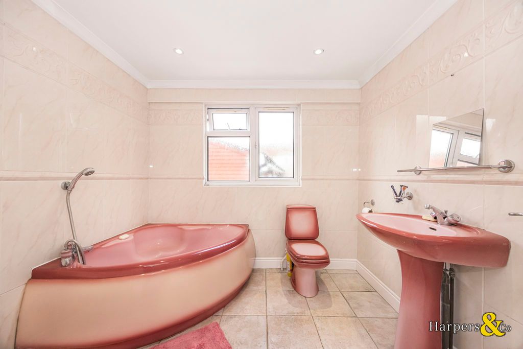 Additional image 15 of 5 bed detached bungalow for saleBaldwyns Park, Bexley DA5