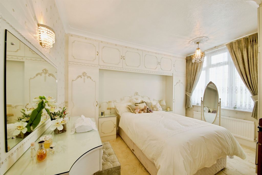 Additional image 7 of 3 bed end terrace house for saleWoodbridge Road, Barking IG11