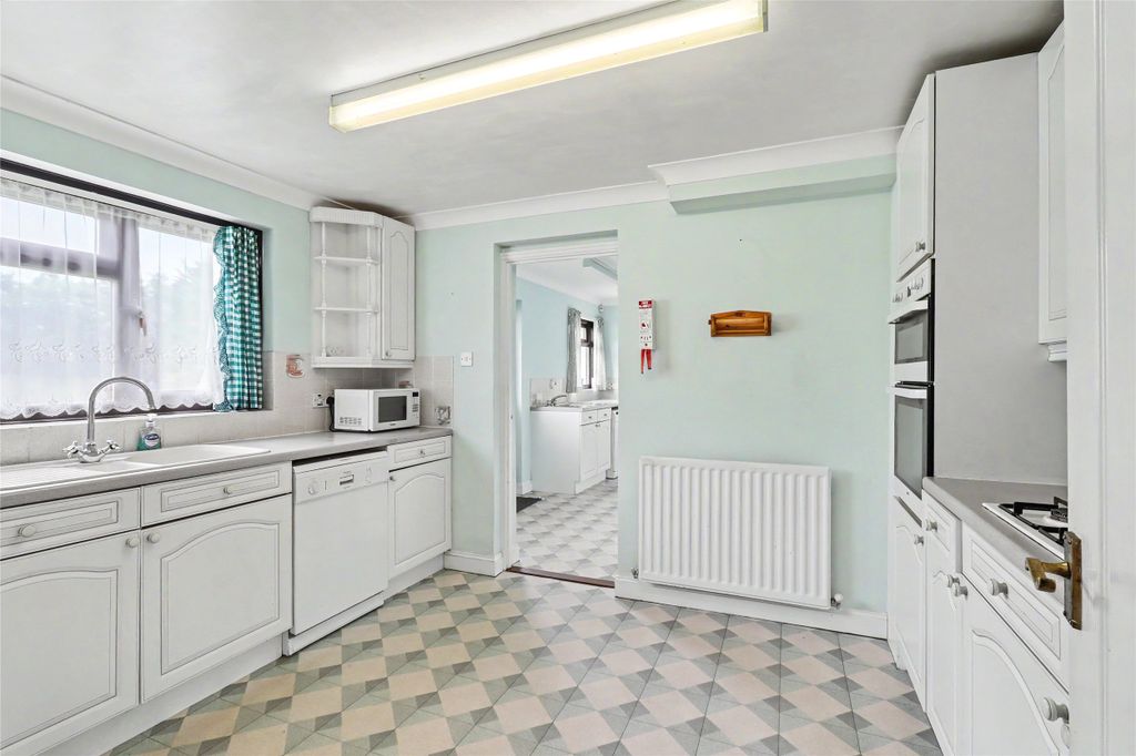 4 bed detached house for saleMoor Lea, Braunton, Devon EX33 photo 4