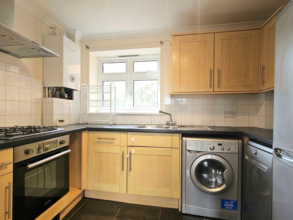 Additional image 3 of 2 bed flat for saleGoldsworth Road, Woking, Surrey GU21