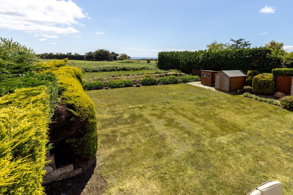 3 bed bungalow for saleLa Rue De La Pointe, St Brelade JE3