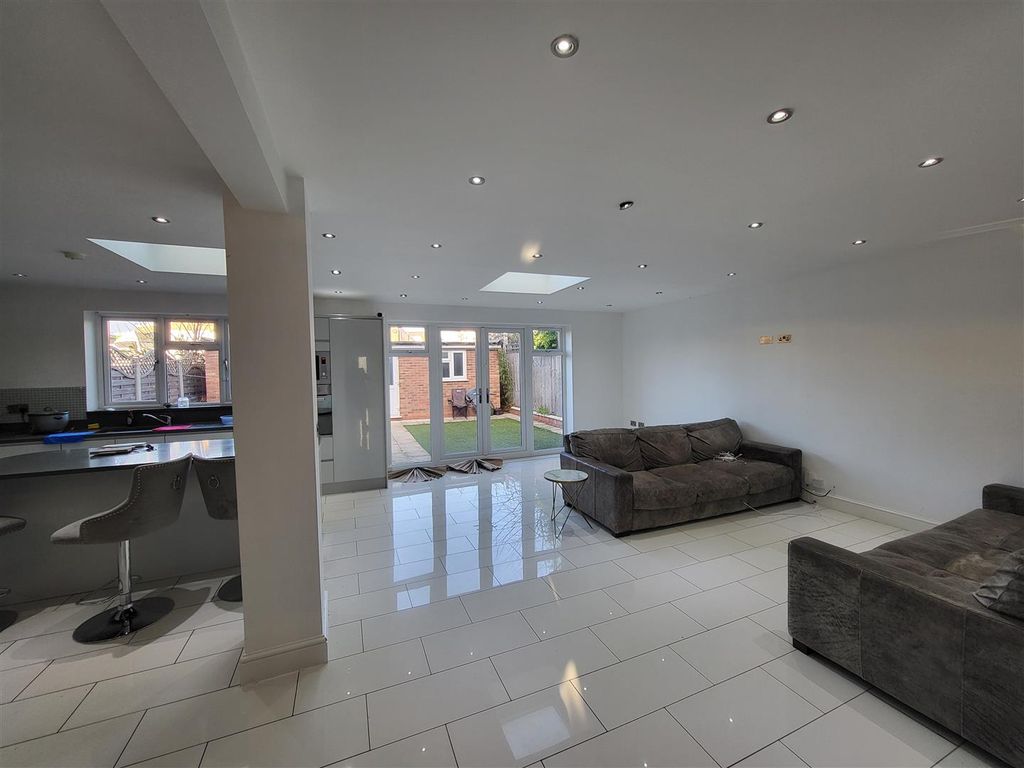 Additional image 3 of 5 bed semi-detached house for saleBrunswick Road, Bexleyheath DA6