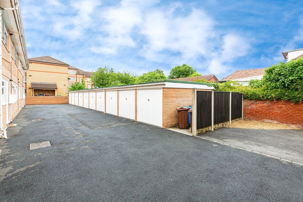Additional image 14 of 2 bed flat for saleClifton Drive South, Lytham St. Annes, Lancashire FY8