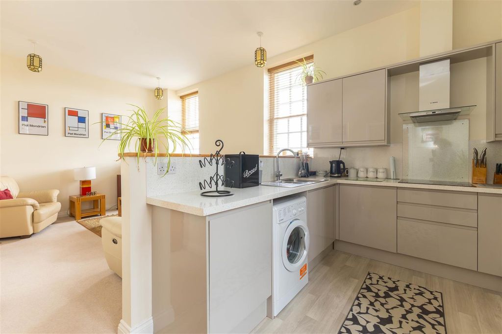 Additional image 6 of 3 bed flat for saleJames Walk, Bexhill-On-Sea TN40