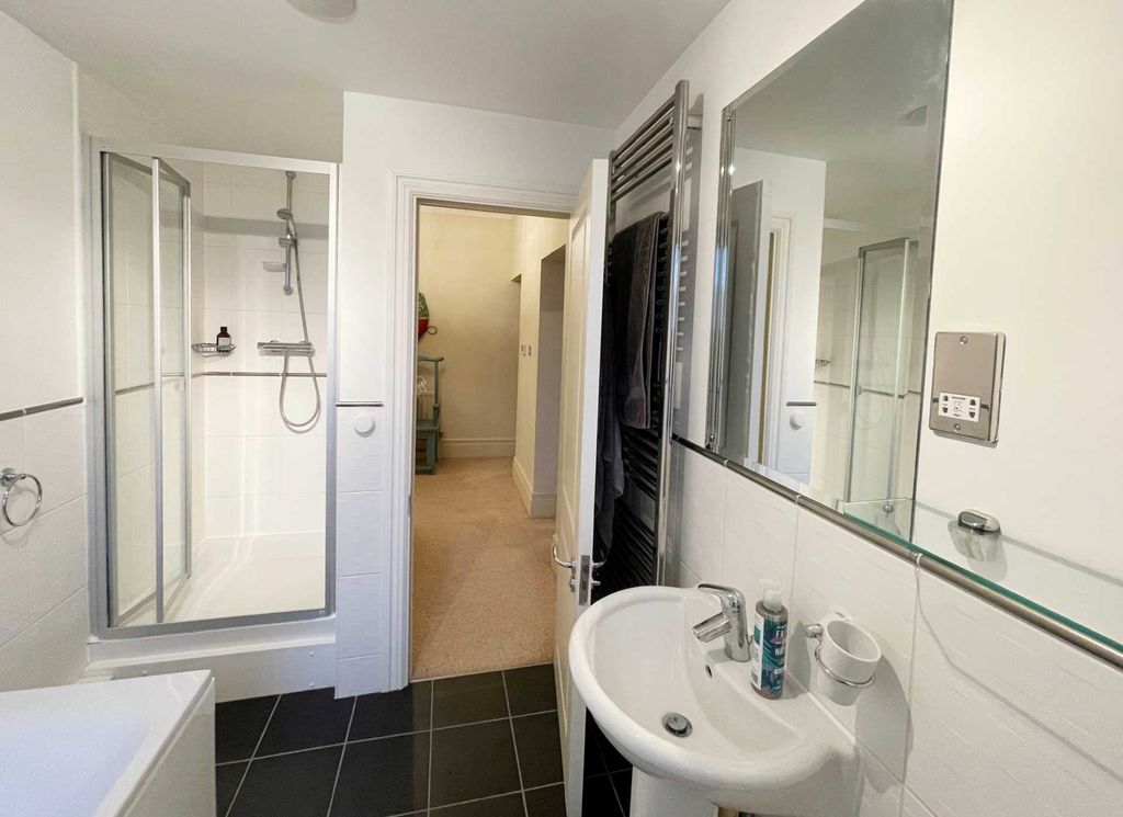 3 bed flat for saleTemple Heights, Windlesham Road, Brighton BN1 photo 5