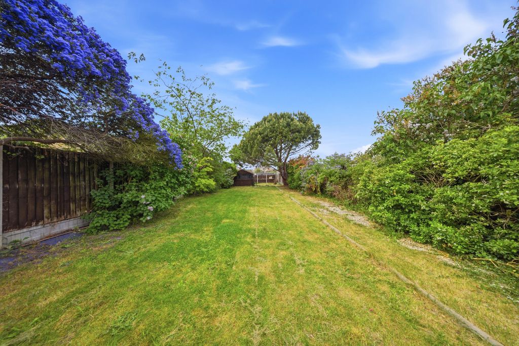 Additional image 14 of 5 bed semi-detached bungalow for saleHadley Road, Belvedere DA17