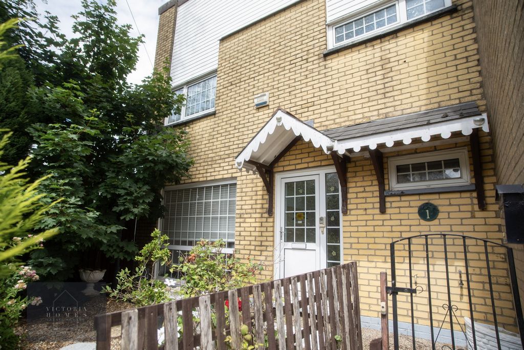 3 bed end terrace house for saleEbenezer Court, Scwrfa NP22