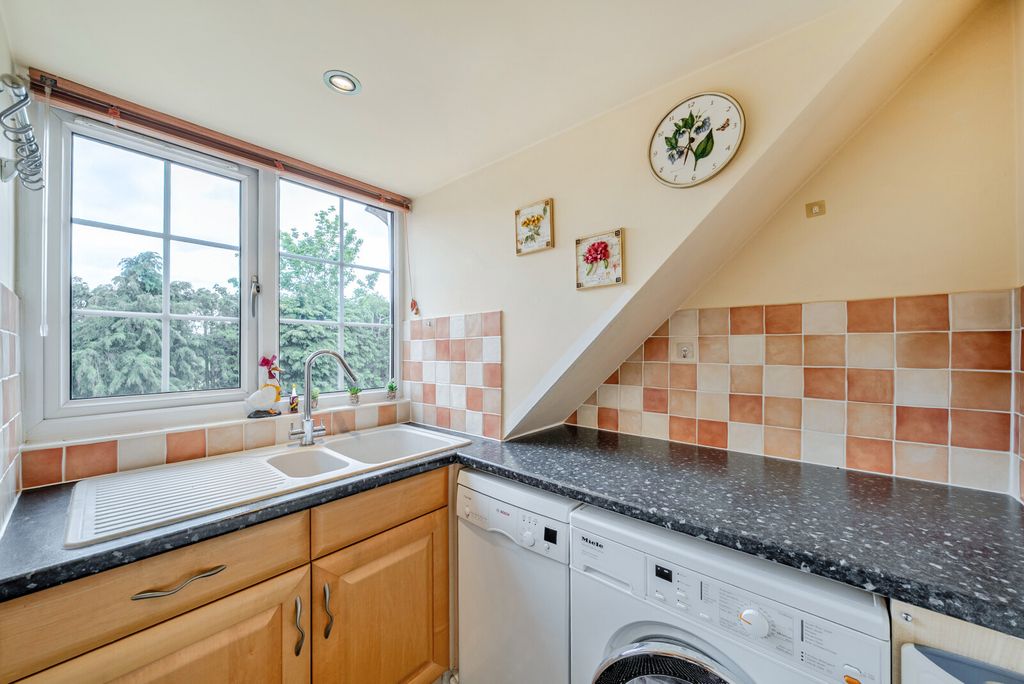 Additional image 13 of 2 bed flat for saleWilson Way, Horsell, Woking GU21