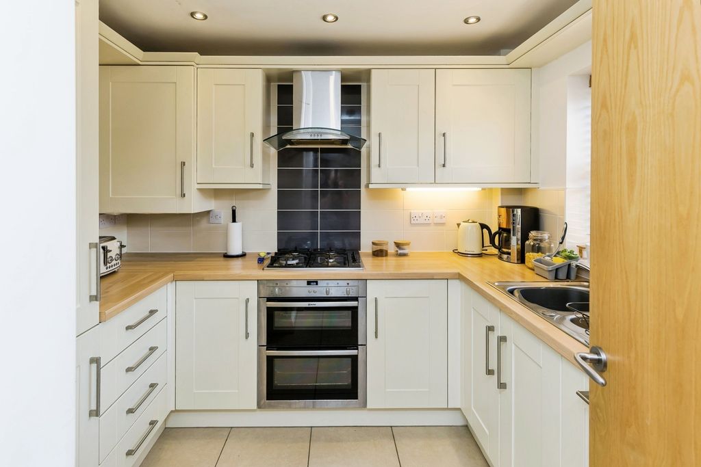 Additional image 10 of 2 bed flat for saleHolywell Road, Mold, Clwyd CH7