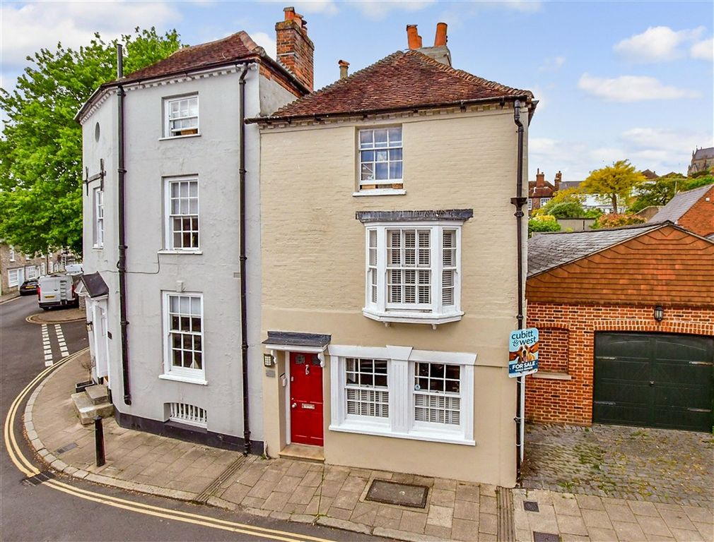 4 bed town house for saleTarrant Street, Arundel, West Sussex BN18