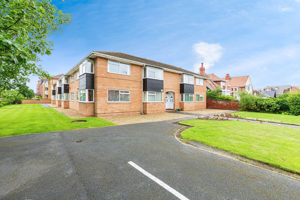 Additional image 15 of 2 bed flat for saleClifton Drive South, Lytham St. Annes, Lancashire FY8