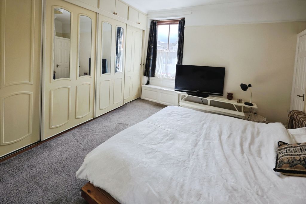 Additional image 6 of 2 bed flat for saleMarket Place, Bishop Auckland DL14