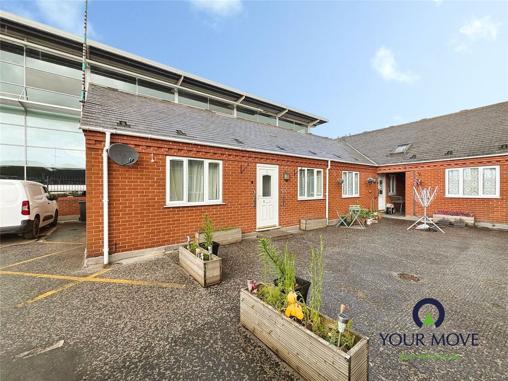 2 bed flat for saleSleaths Yard, Bedworth, Warwickshire CV12