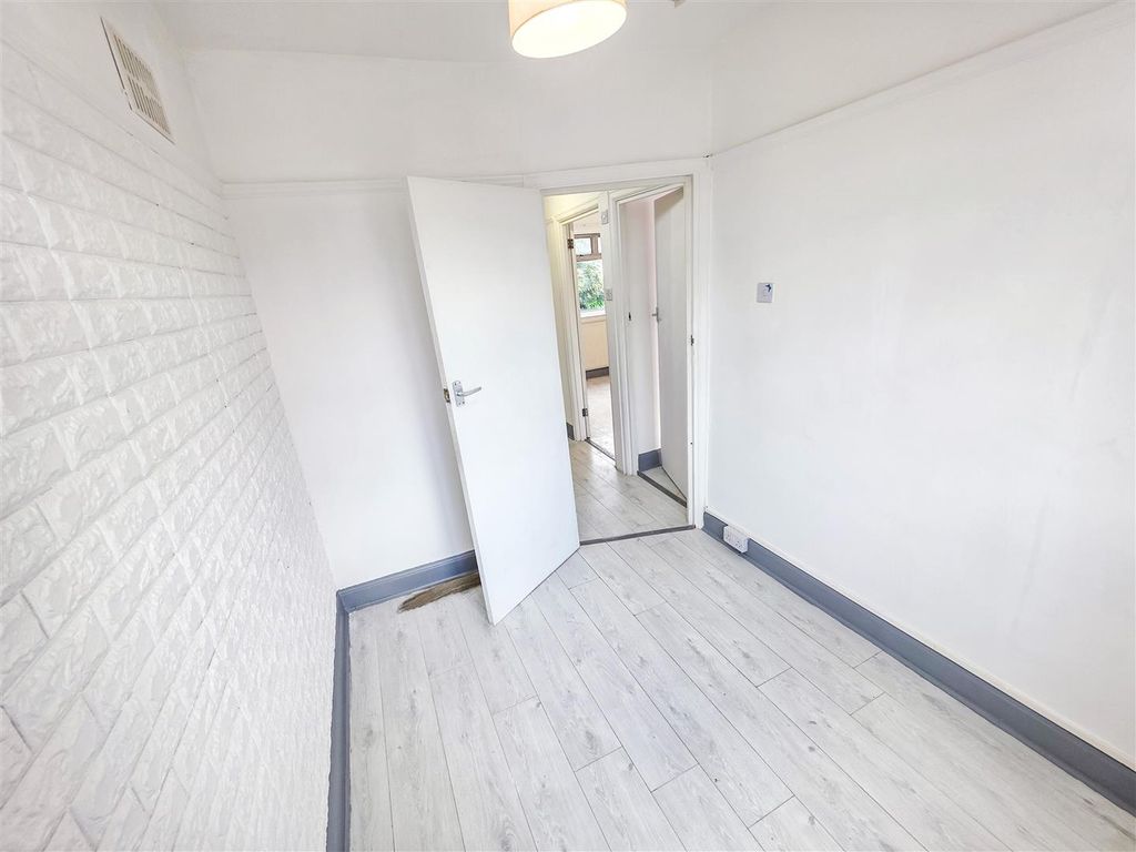 Additional image 10 of 4 bed end terrace house for saleWakemans Hill Avenue, London NW9