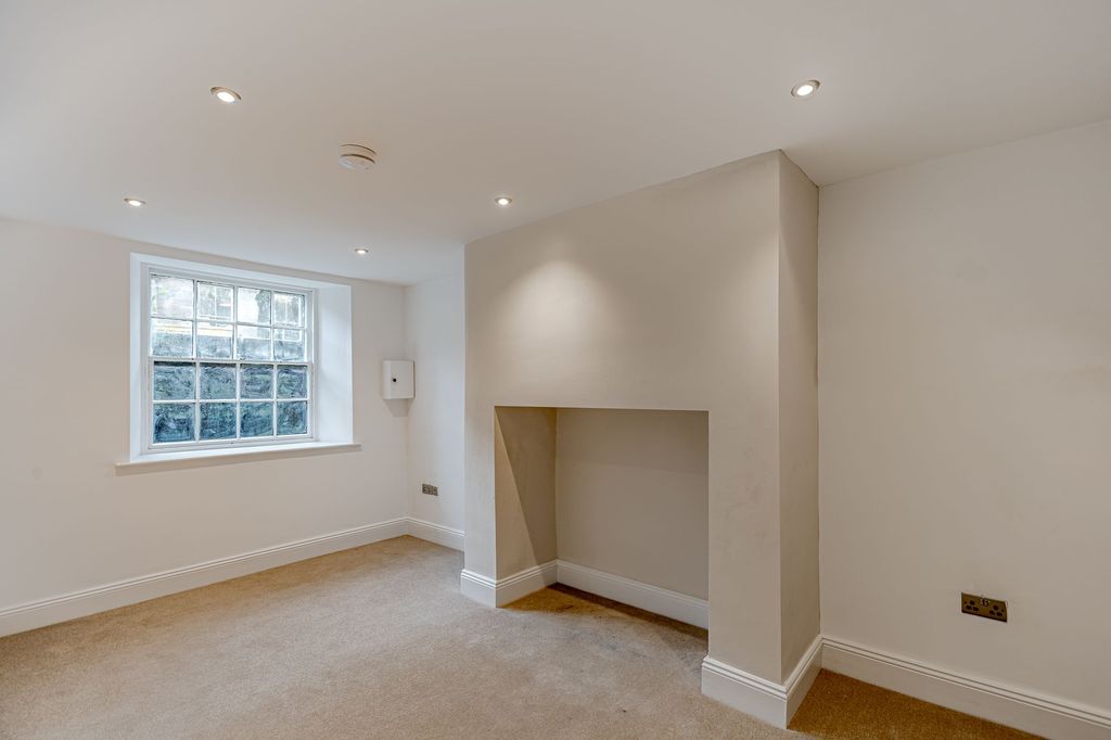 Additional image 7 of 2 bed flat for saleApartment 1, 16 Victoria Place, Carlisle CA1
