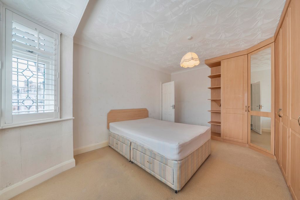 Additional image 13 of 5 bed semi-detached house for saleSandhurst Road, Bexley, Kent DA5