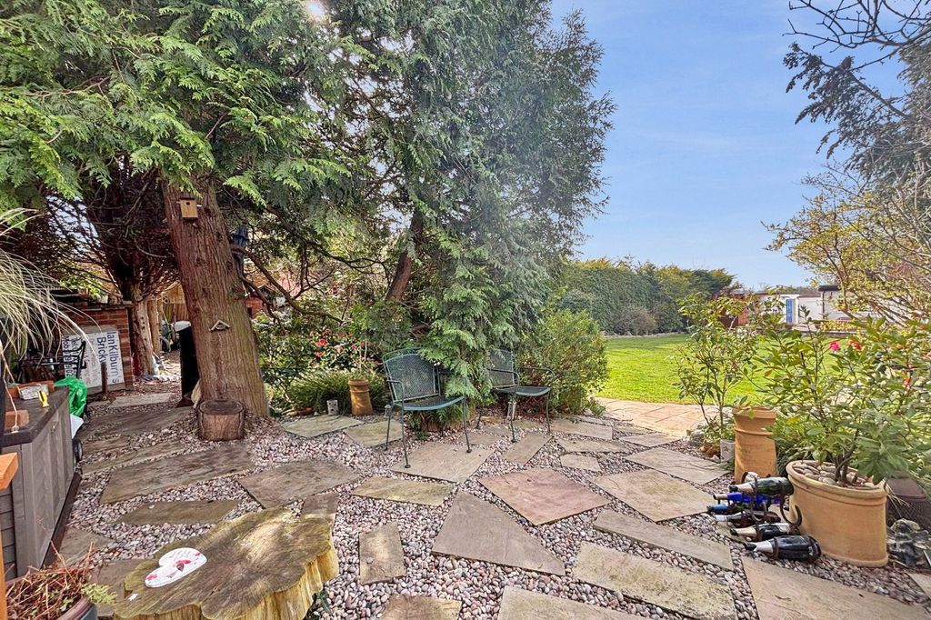 Additional image 17 of 4 bed bungalow for saleSelborne Avenue, Bexley, Kent DA5