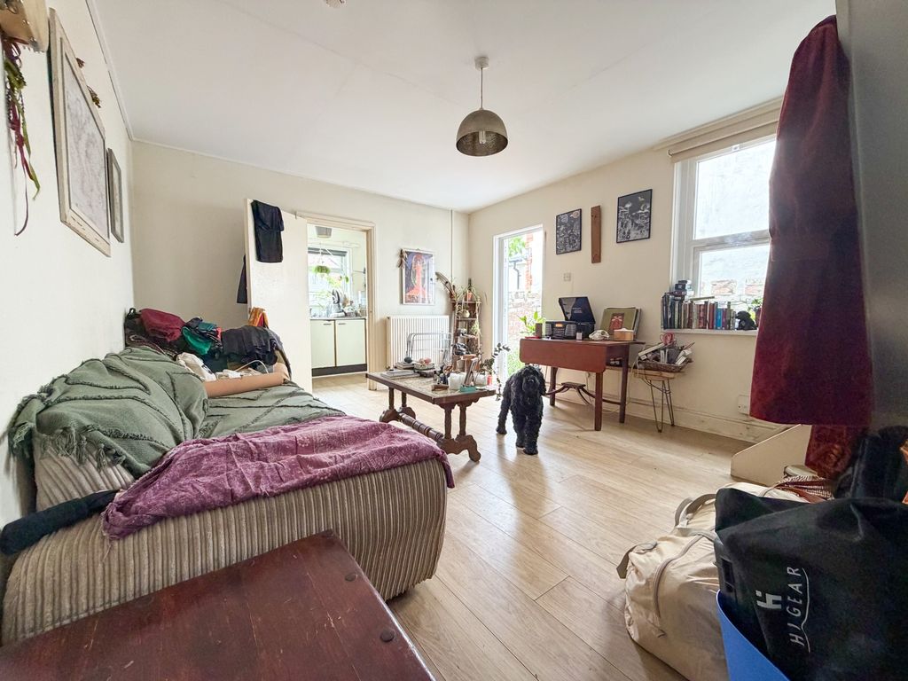 Additional image 13 of 4 bed block of flats for saleConnaught Road, Roath CF24