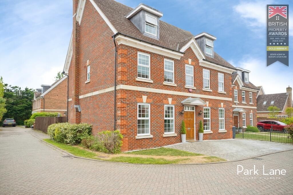5 bed detached house for saleBrook Farm Close, Bishops Stortford CM23