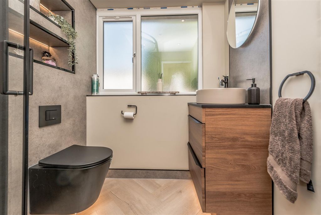 Additional image 4 of 3 bed town house for saleCliffe Park Drive, Wortley, Leeds LS12
