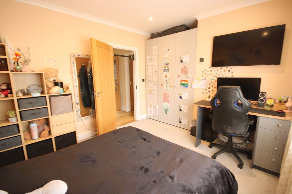 Additional image 17 of 2 bed flat for saleElizabeth Close, St Brelade JE3