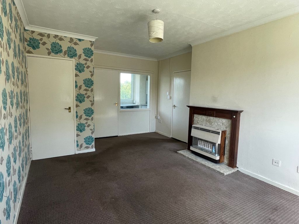 2 bed flat for saleWye Crescent, Bettws, Newport NP20