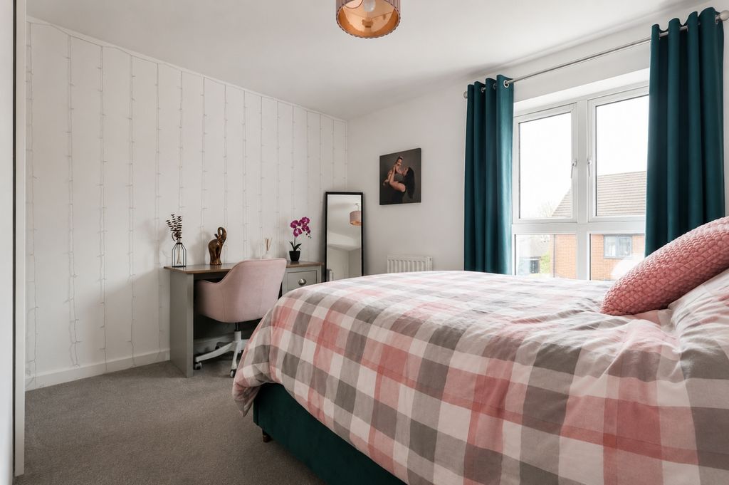 Additional image 6 of 2 bed flat for sale21 Hop House Furrow Crescent, Curbridge, Witney OX29