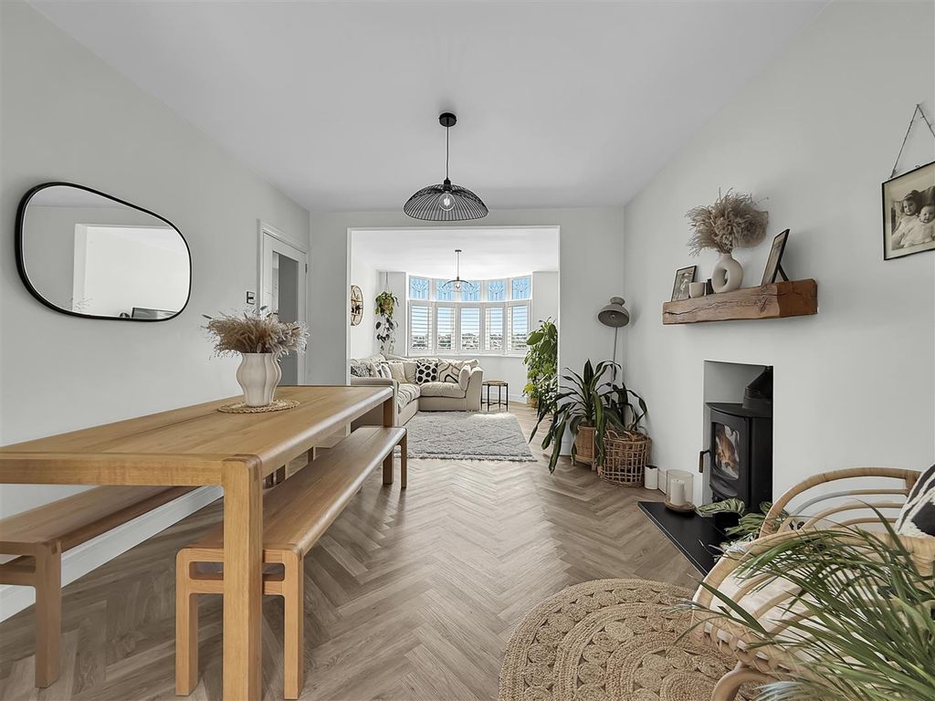 4 bed detached house for saleNorthfields Lane, Brixham TQ5 photo 5