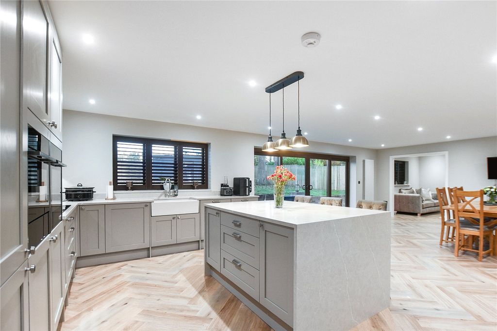 Additional image 6 of 5 bed bungalow for saleWoodlands Park, Bexley, Kent DA5