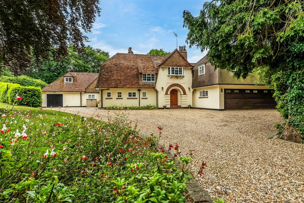 5 bed detached house for saleThe Warren, Ashtead KT21