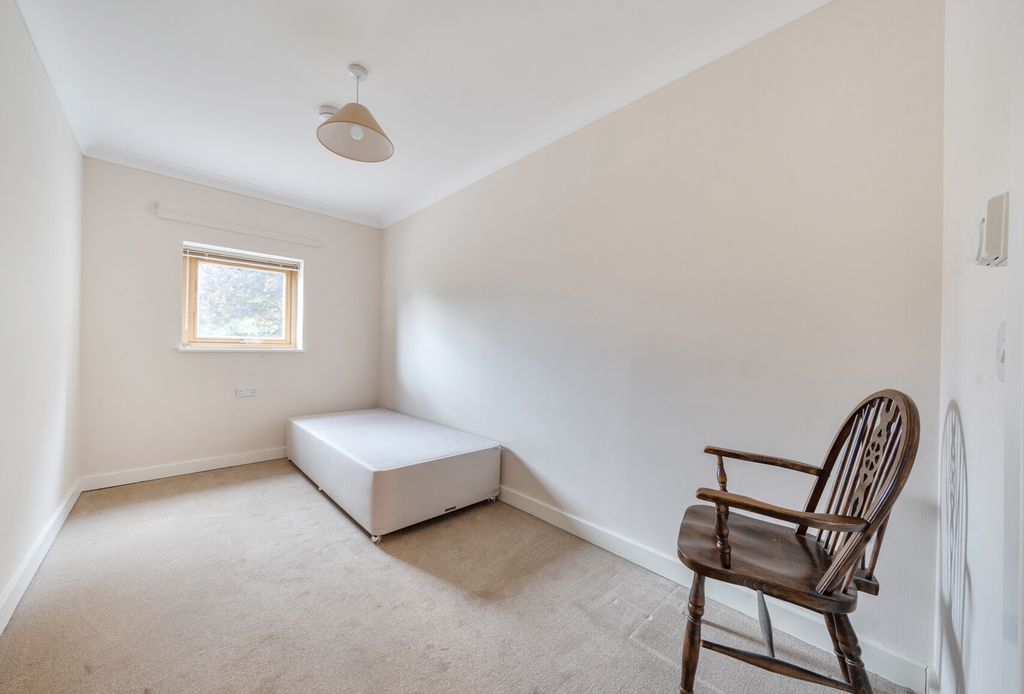 Additional image 13 of 2 bed flat for saleFernleigh, Buttercross Lane, Witney, Oxfordshire OX28