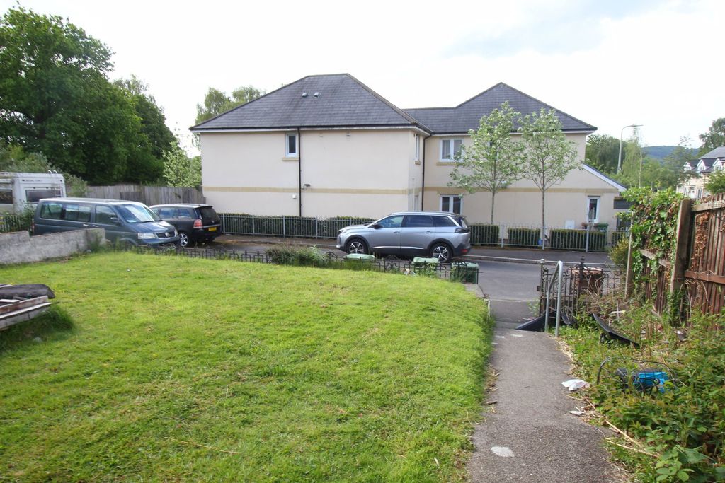 Additional image 2 of 5 bed semi-detached house for saleTyn-Y-Wern Villas, Trethomas, Caerphilly CF83