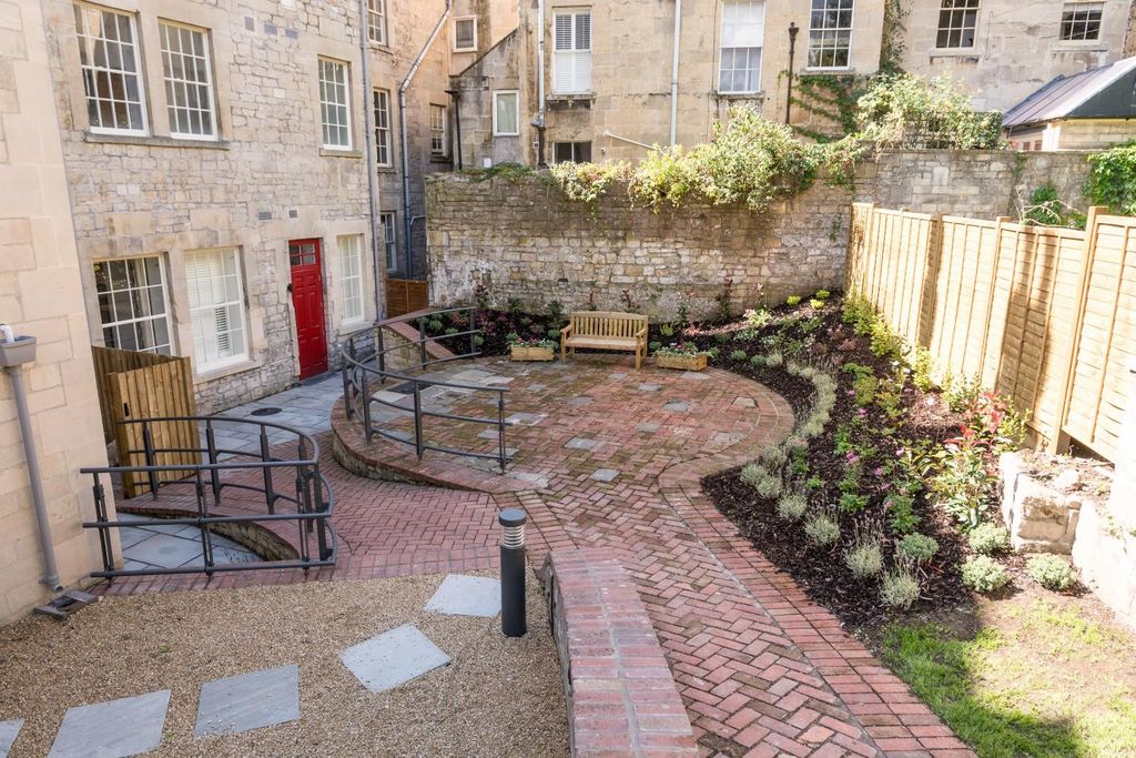 Studio for saleLong Acre, Bath BA1 photo 3