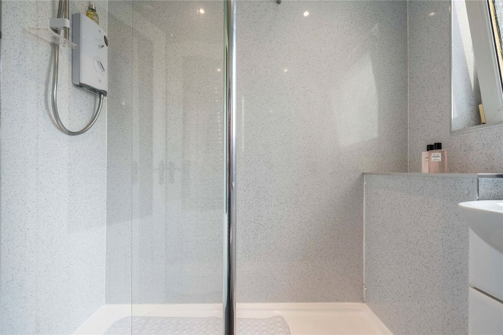 Additional image 14 of 2 bed flat for sale11 Barnton Court, Barnton, Edinburgh EH4