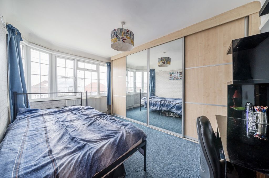 Additional image 13 of 4 bed semi-detached house for saleConstance Crescent, Hayes, Kent BR2