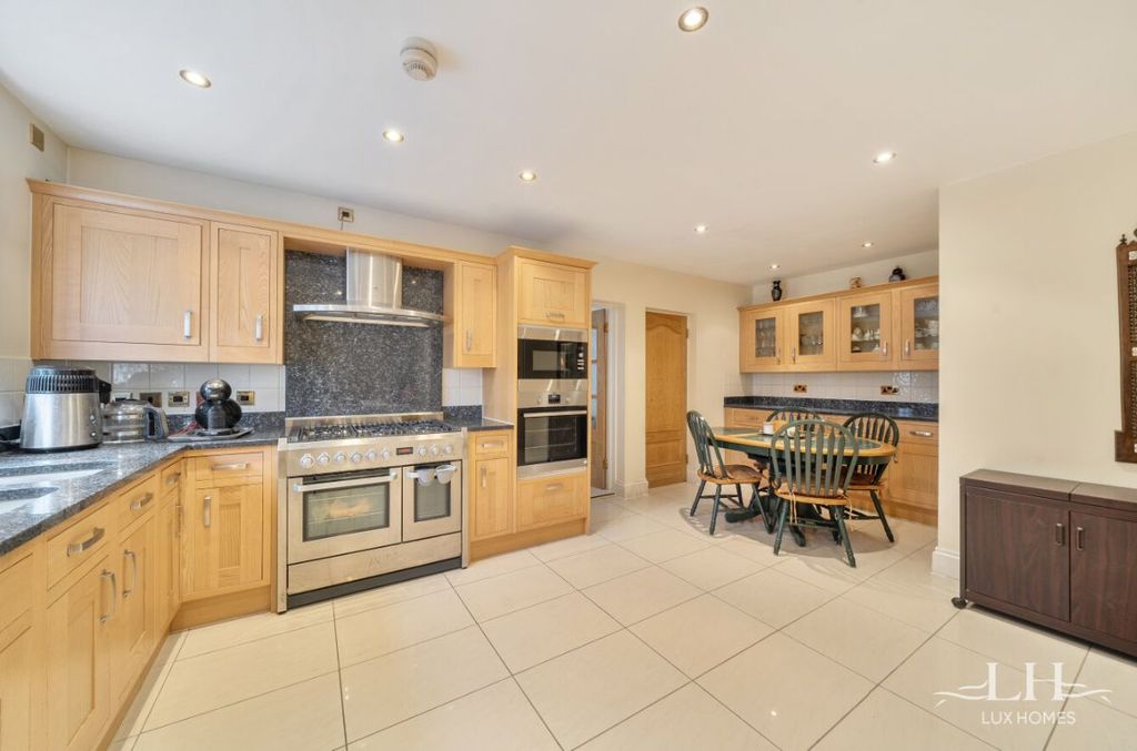 Additional image 6 of 4 bed detached house for saleNelmes Road, Emerson Park RM11