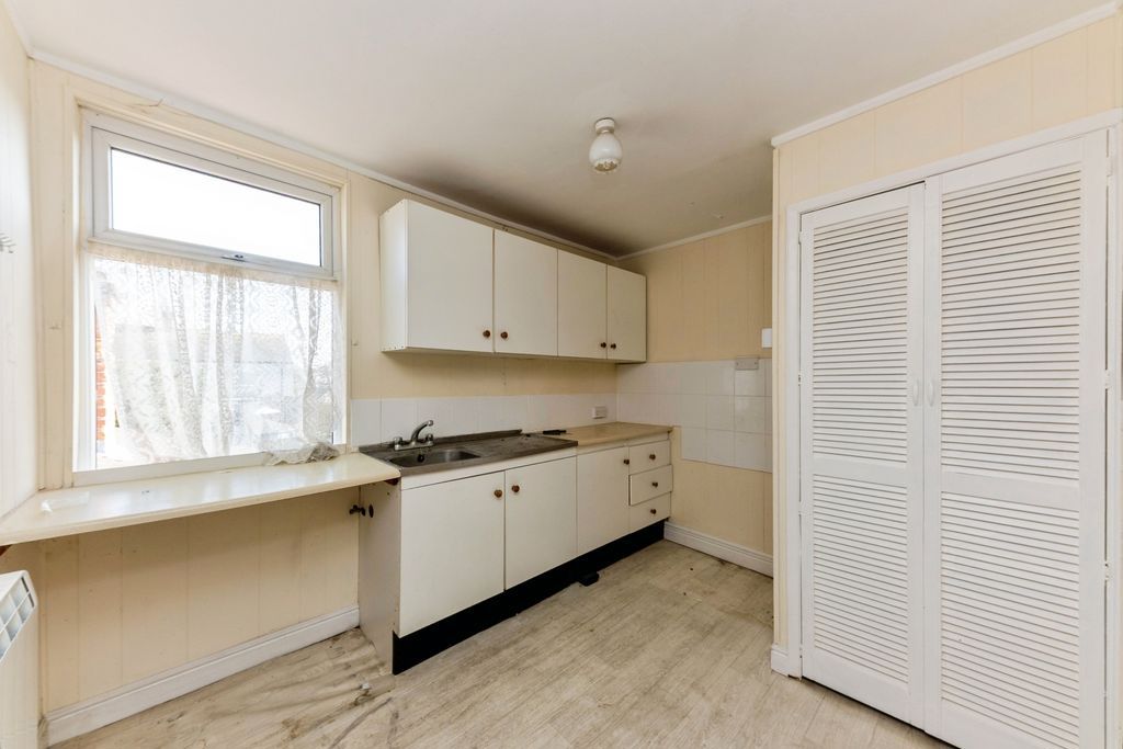 Additional image 2 of 2 bed flat for saleAlgernon Street, Grimsby DN32