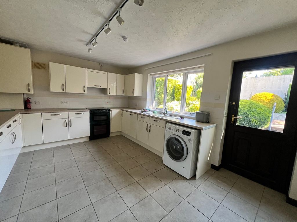 Additional image 2 of 3 bed detached bungalow for saleNorth Street, Abergavenny NP7