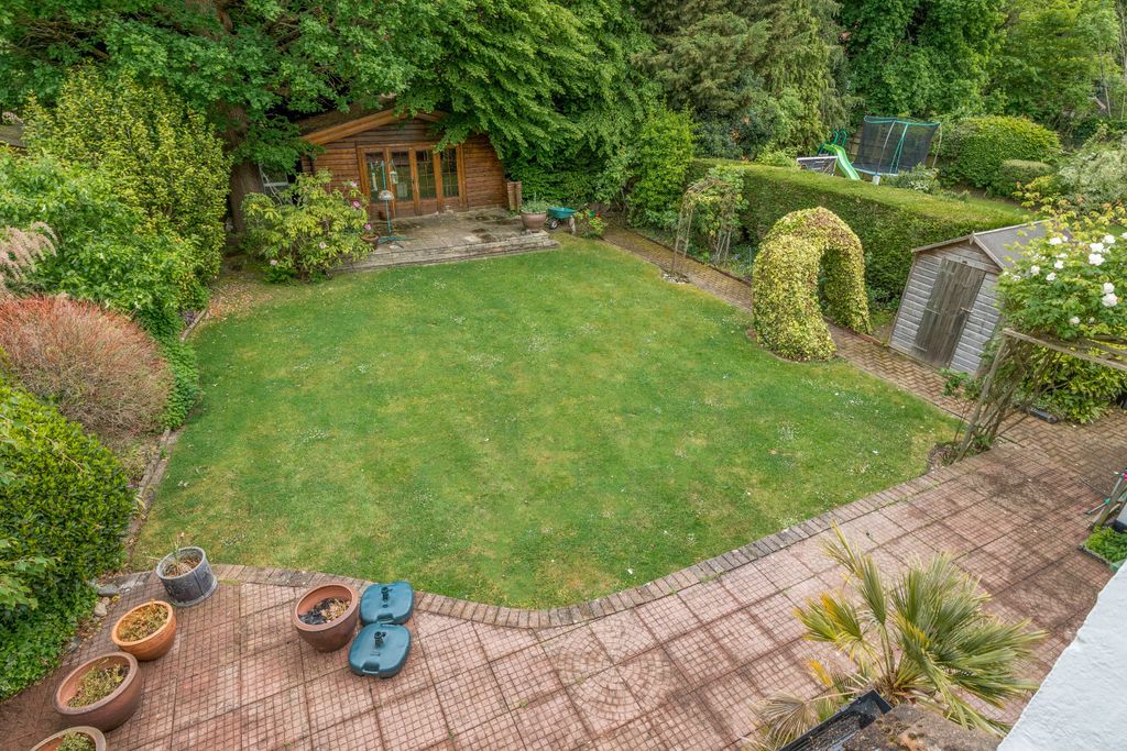 Additional image 17 of 4 bed detached house for saleDen Close, Beckenham BR3