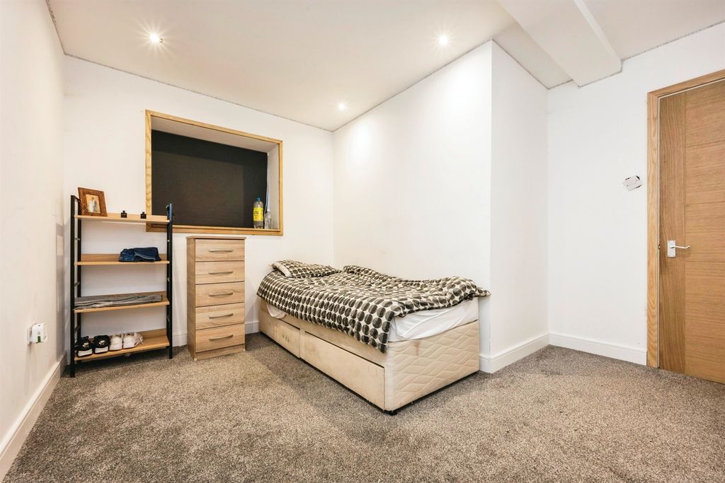 Additional image 9 of 3 bed flat for saleAshburnham Road, Bedford MK40