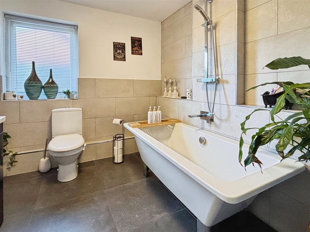3 bed detached bungalow for saleMin Y Don, Abergele LL22