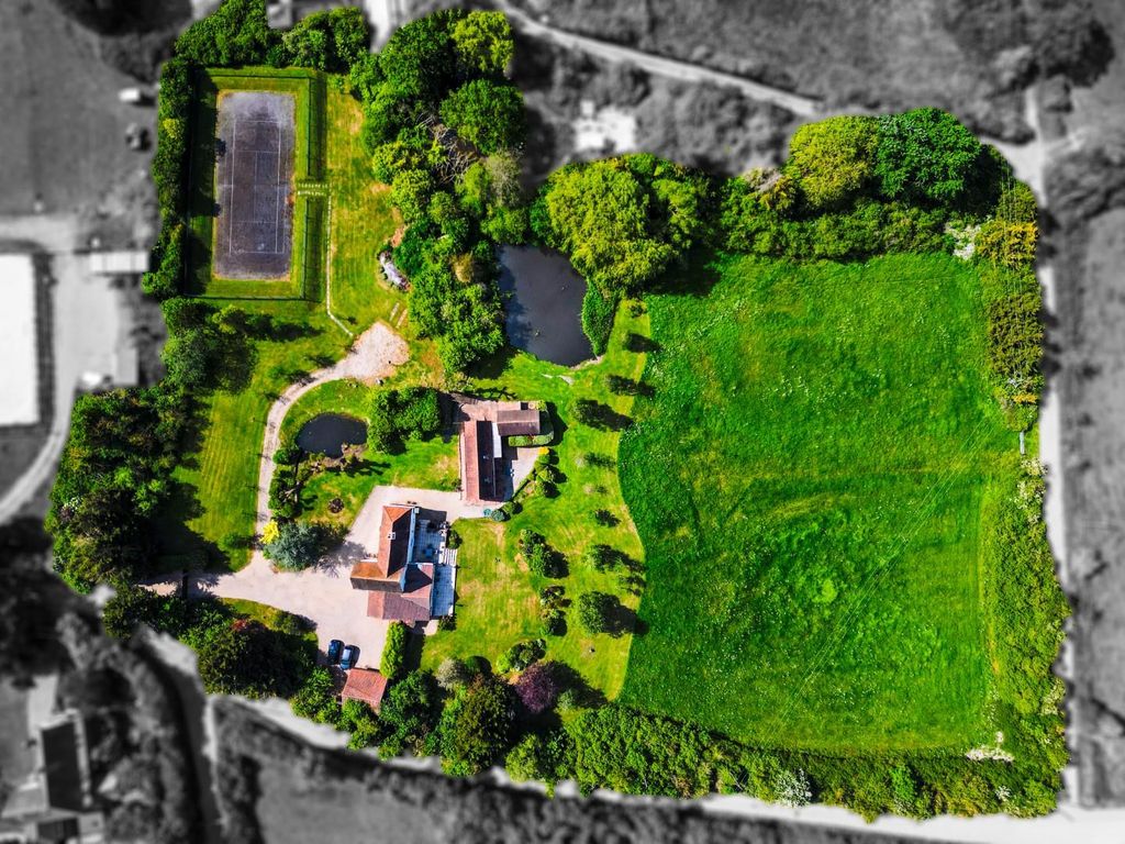 Additional image 15 of 4 bed detached house for saleGreat Burches Road, Benfleet SS7