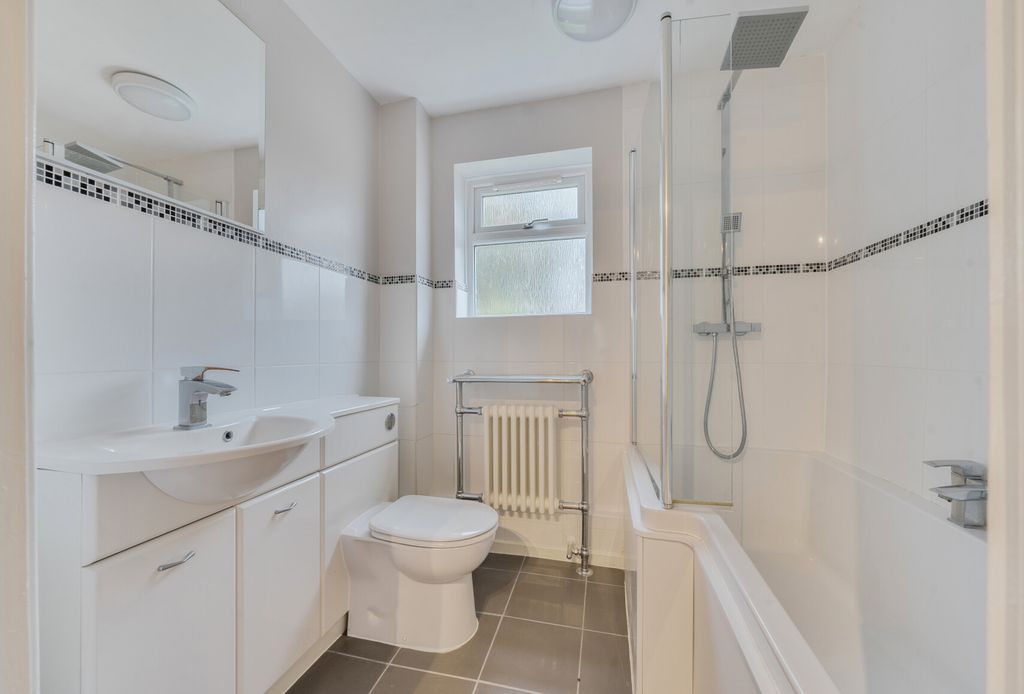 Additional image 9 of 2 bed maisonette for saleSycamore Drive, Carterton, Oxfordshire OX18