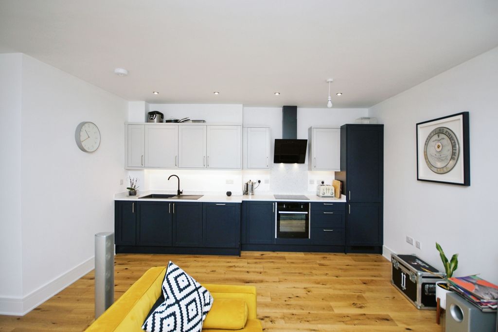 Additional image 12 of 2 bed flat for saleQuaker Lane, Bristol, Avon BS35