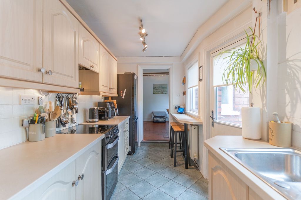 Additional image 8 of 4 bed semi-detached house for saleFields Road, Newport NP20